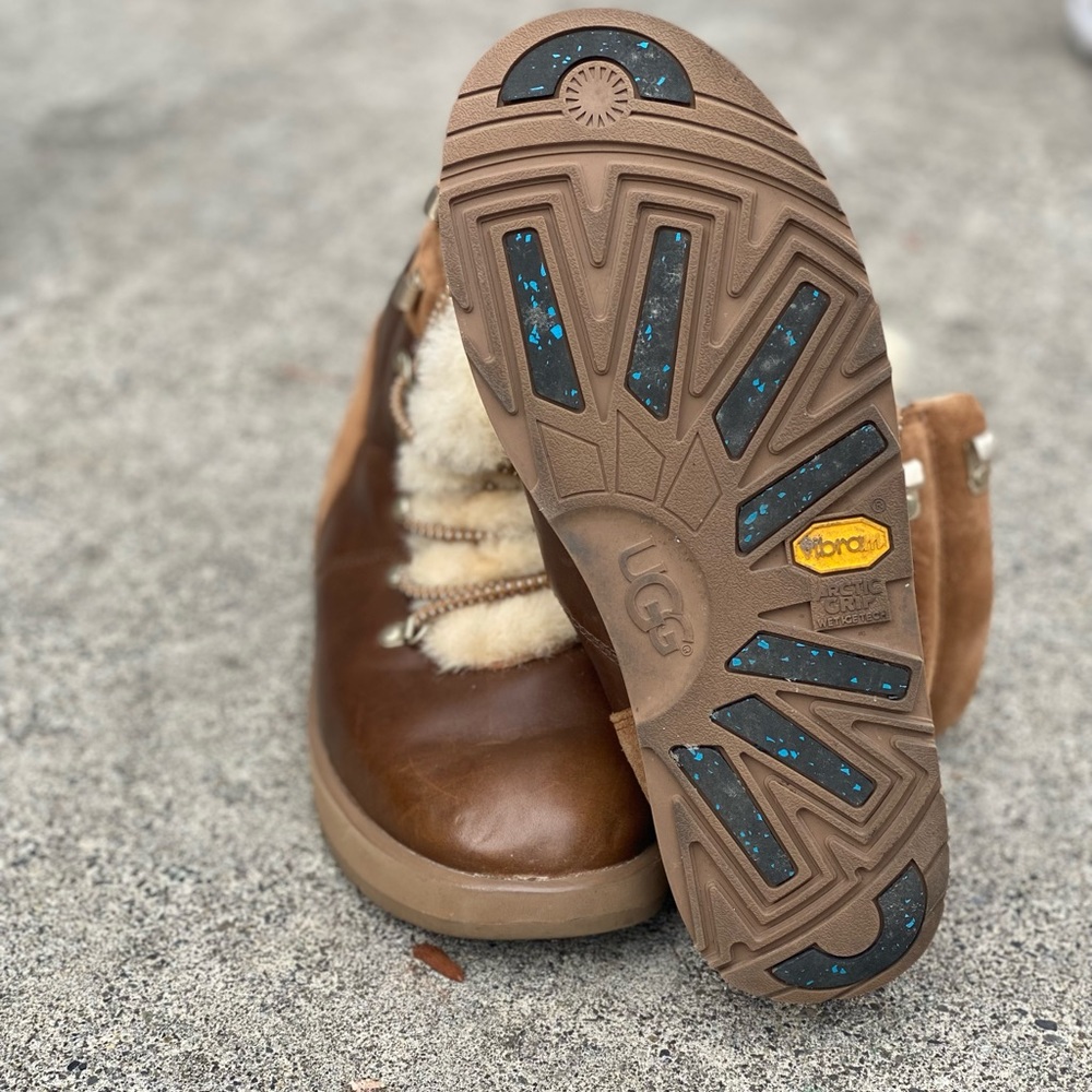 Outdoor winter boots by Ugg